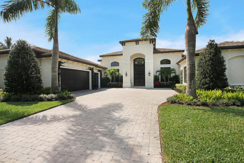 Jupiter
Jonathan's Landing Custom Home